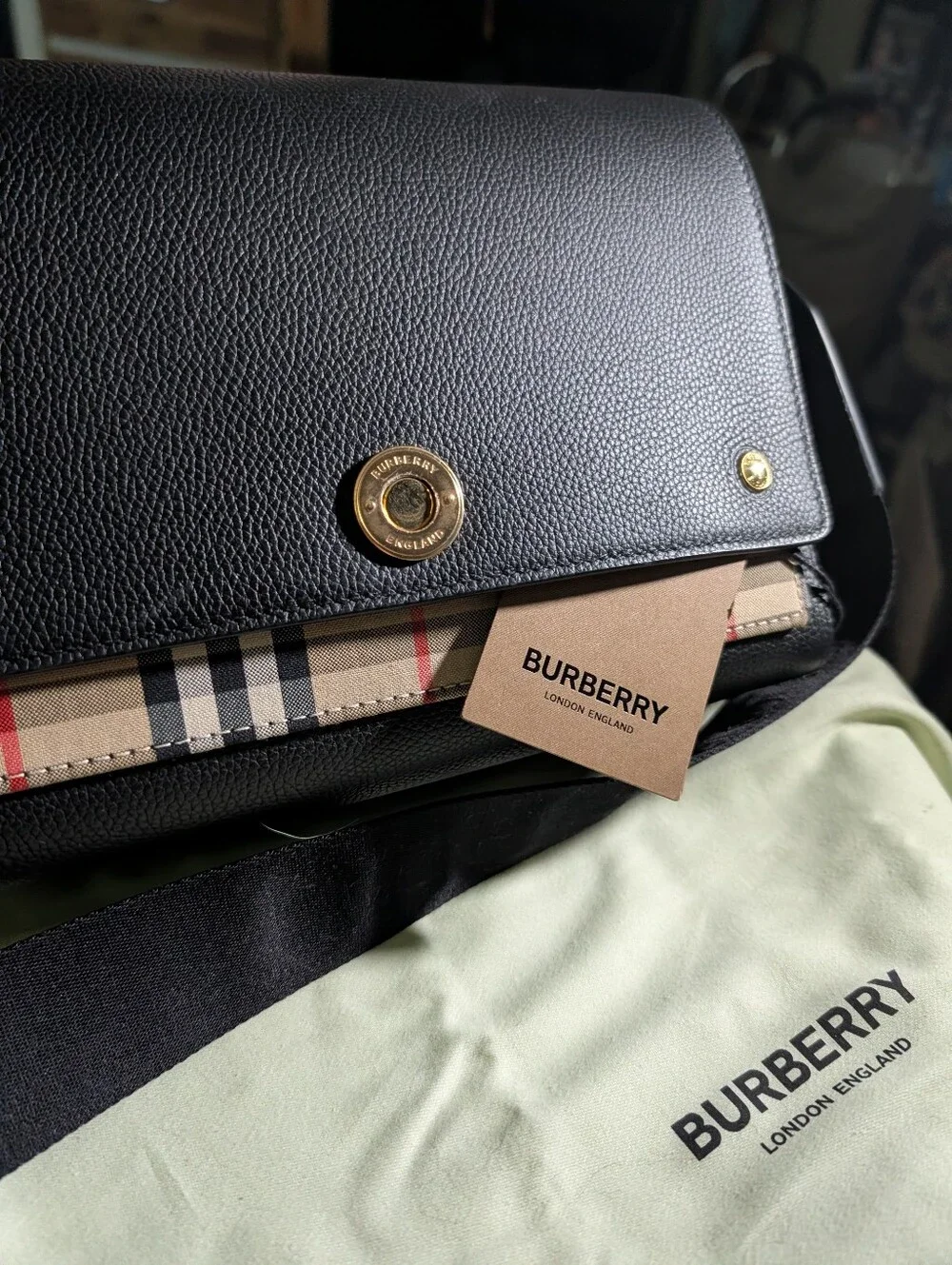 Burberry Black Leather Shoulder Bag with Vintage Check Trim - Picture 2 of 13